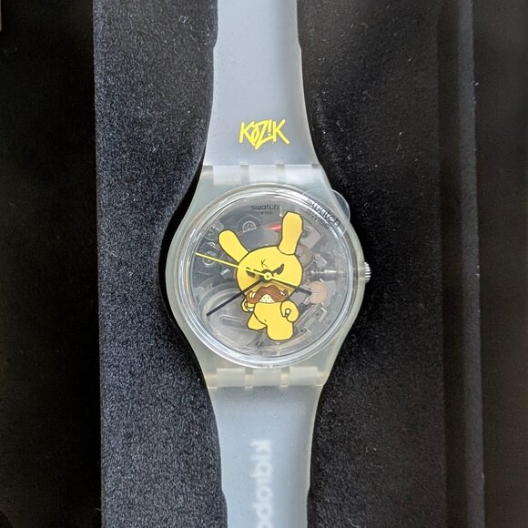 NIB Kidrobot x Swatch Tennis Pro Dunny Watch Frank Kozik Yellow Pro Club Box Set - Picture 7 of 13